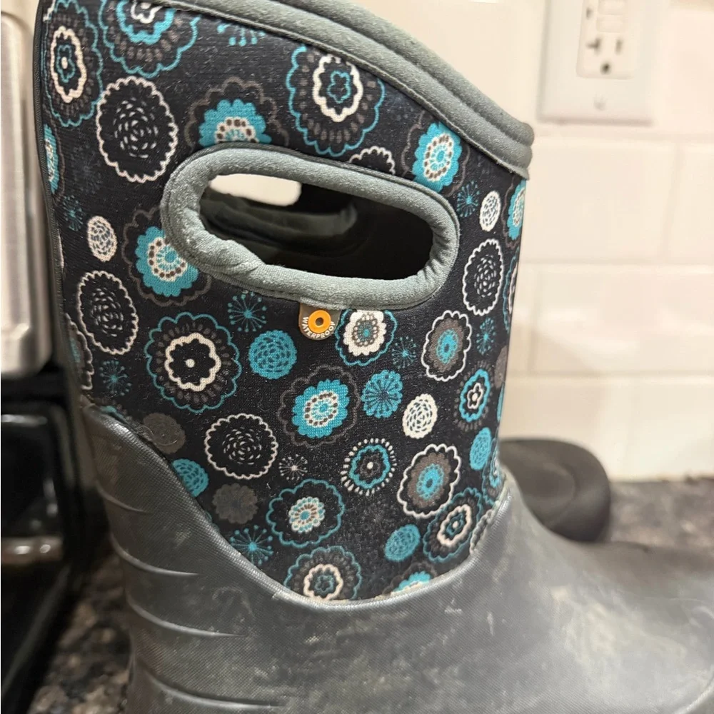 Bogs Kids Boots - Black and Teal Floral - Picture 2 of 12